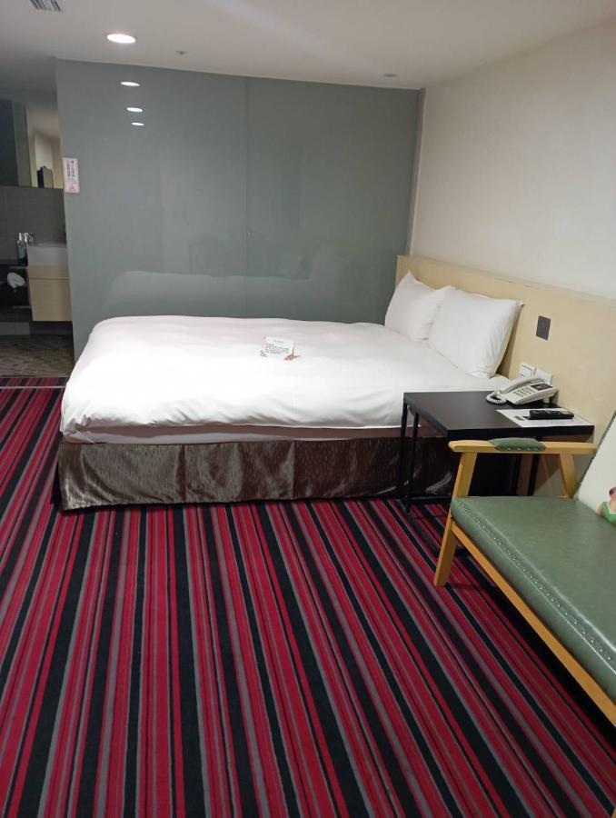 De Reve Express Hotel Цзяи Экстерьер фото