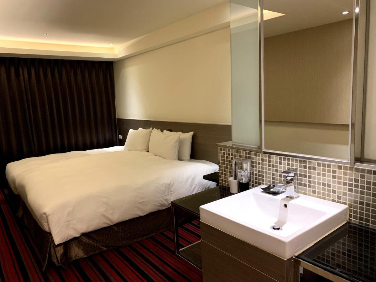 De Reve Express Hotel Цзяи Экстерьер фото